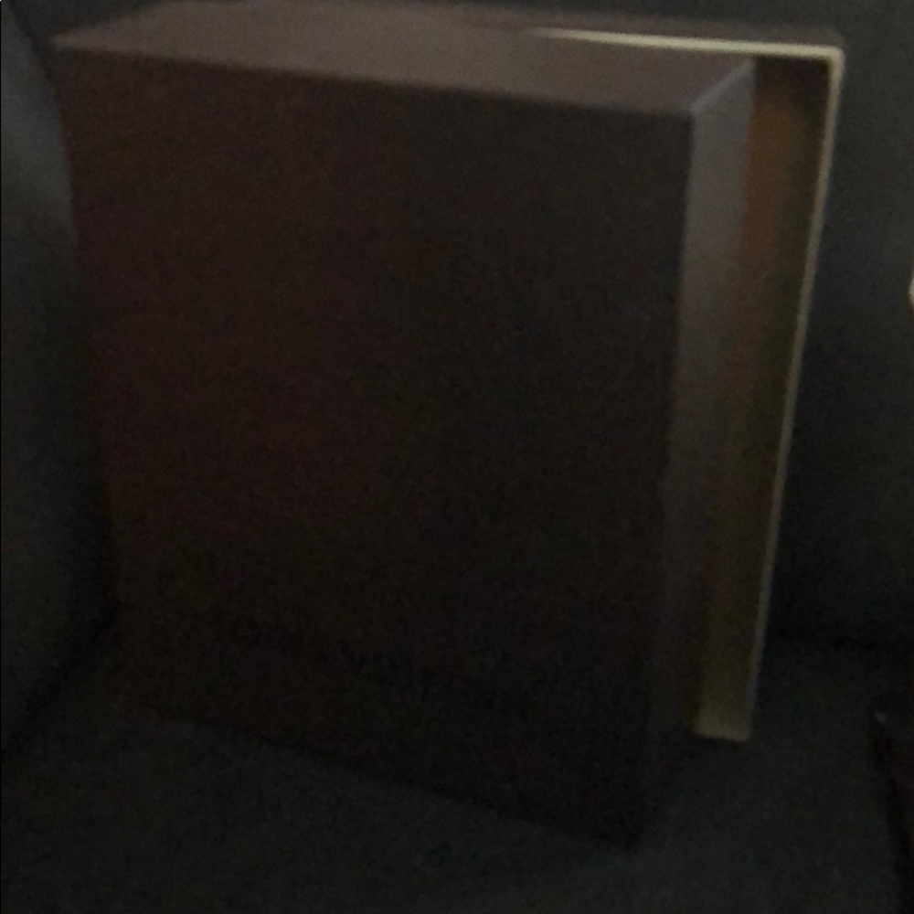 Louis Vuitton box